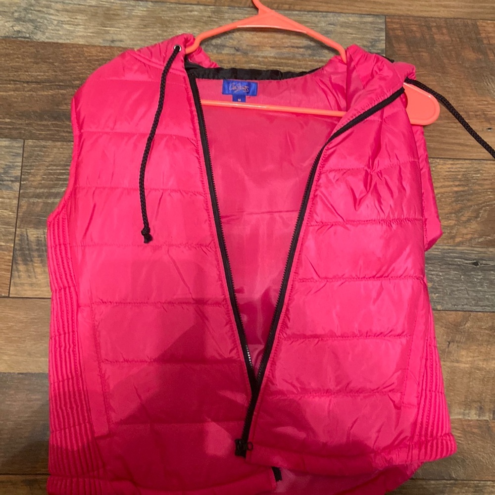 pink vest